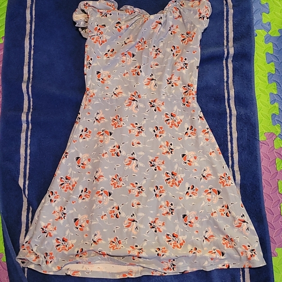 Dress - Picture 2 of 2